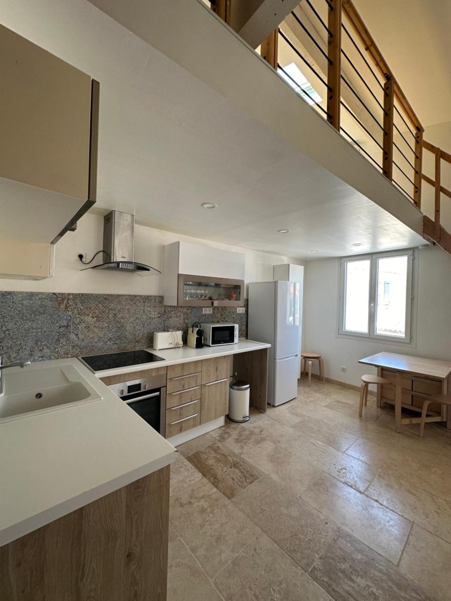 Appartement Avec Vue Sur L Eglise Des Saintes Exterior photo